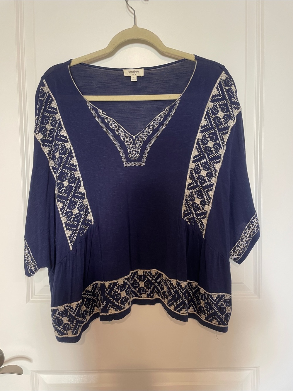Umgee Navy Blue Embroidered V-Neck Tunic Top size L